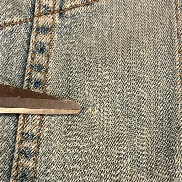 Levi's Light Wash Denim Trucker Jacket Women’s XL Cropped Button Front Classic - Picture 13 of 14